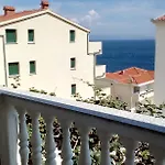 Damjan Apartman *